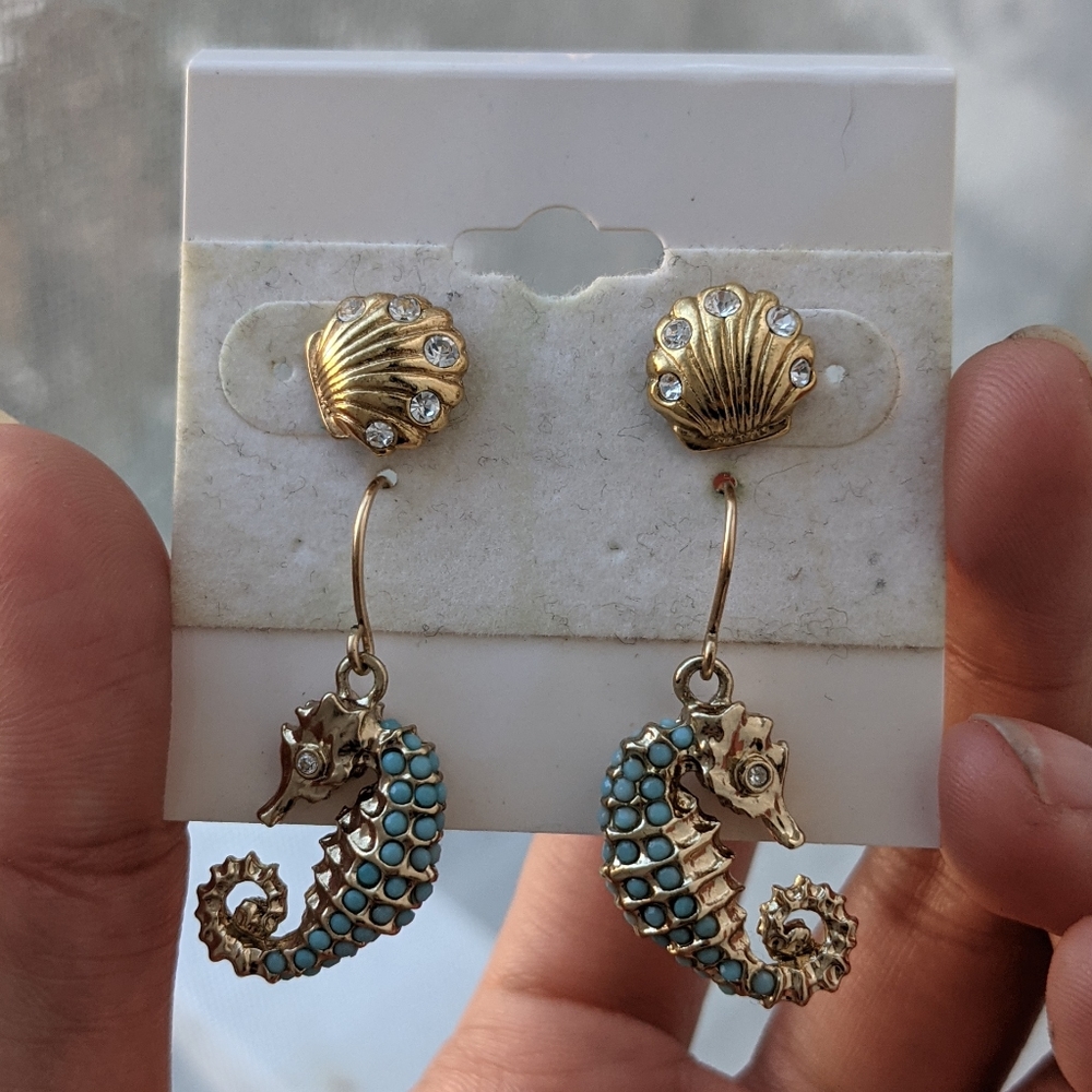 Ann Taylor (maybe loft?) 2 pairs  resort / tropical seahorse & seashell earrings